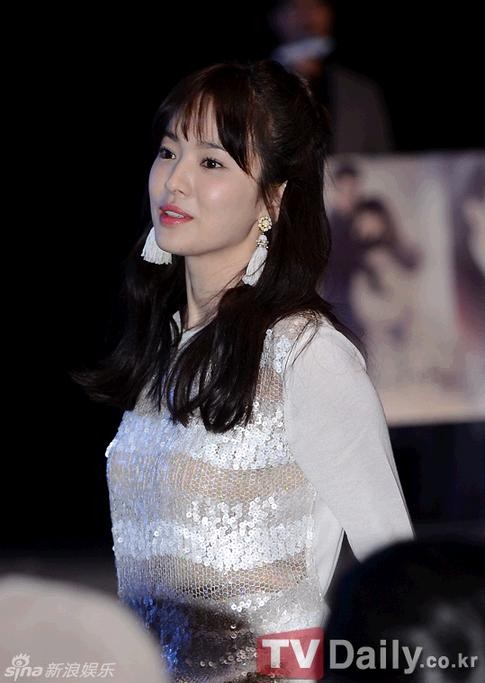 Người đẹp không dao kéo, vẻ đẹp tự nhiên, người đẹp không scandal... cũng chính là những từ mà báo chí dành để nói về Song Hye Kyo.
